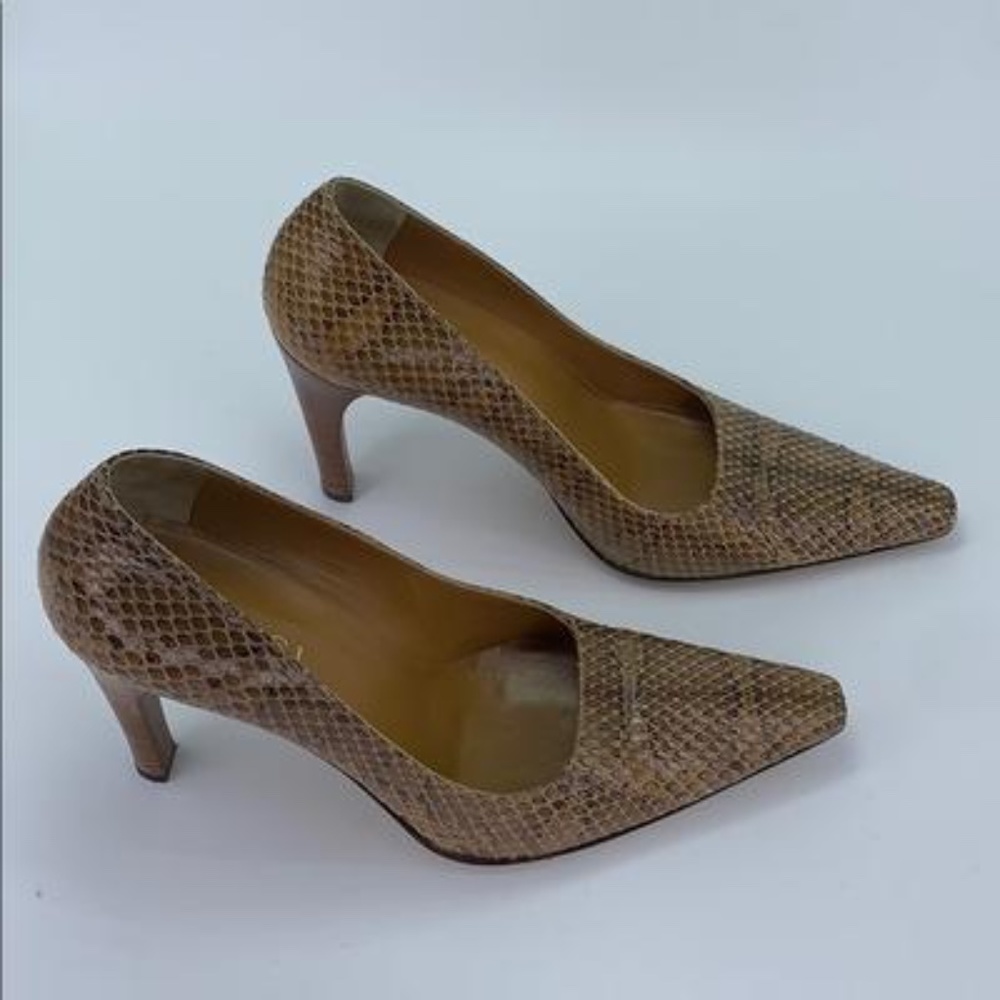 Authentic Gucci Snakeskin Stilettos with wood - Picture 5 of 10